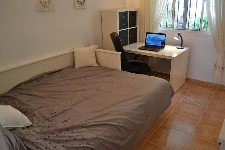 Luxury holiday villa with private swimming pool in a beautiful, peaceful setting in Mondrón, Periana