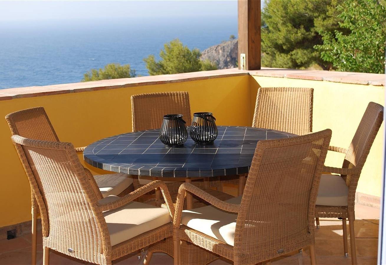 Villa "Casa Heidi" com vista para o mar, piscina, varanda, ar condicionado e Wi-Fi in Cerro Gordo, Almuñécar