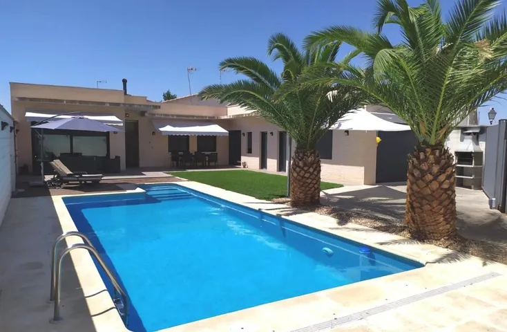 Ferienhaus für 8 Personen, mit Garten und Pool, kinderfreundlich - 1
