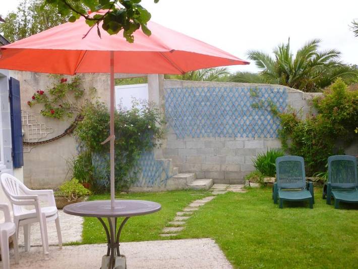 Location de vacances pour 2 personnes, avec terrasse et jardin dans Le Diben