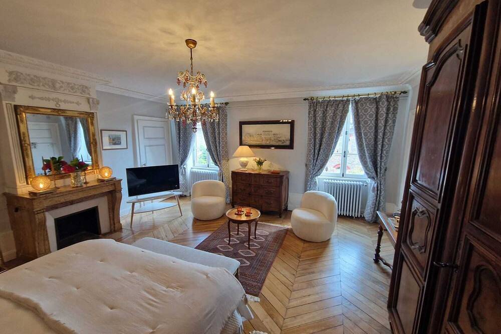 Domaine Des Franchises Bed and Breakfast - Beaujolais Pierres dorées in Denicé, Villefranche-sur-Saône region