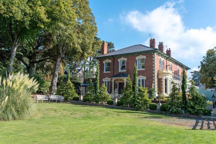 Bed and breakfast for 2 people, with Terrace and Garden as well as View in Hereford