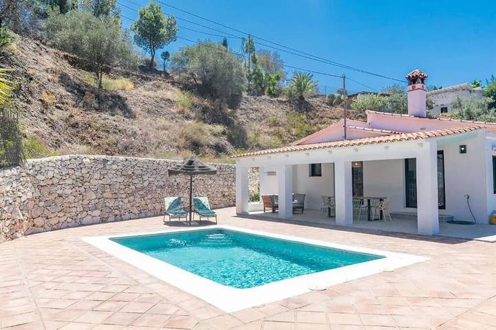 Ferienhaus für 10 Personen, mit Garten und Balkon in Sayalonga