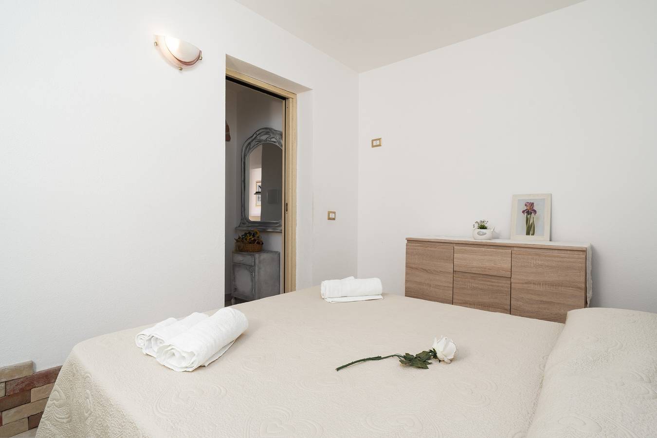 Ganze Wohnung, Ferienwohnung 'Le Lantane 2' mit Bergblick, Wlan und Klimaanlage in Irgoli, Barbagia