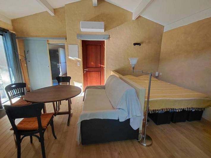 Location de vacances pour 2 personnes, avec Terrasse ainsi que Jardin et Vue à Aubres - 2
