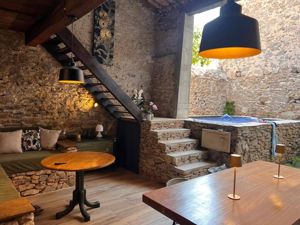 Suite parentale avec un petit salon in Homps, Région de Narbonne