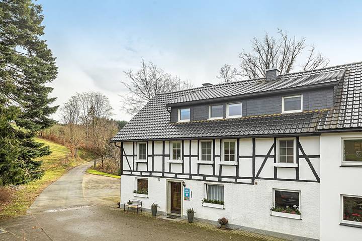 Appartement entier, Appartement 'Pusteblume' avec terrasse commune et Wi-Fi in Schmallenberg, Arrondissement du Haut-Sauerland