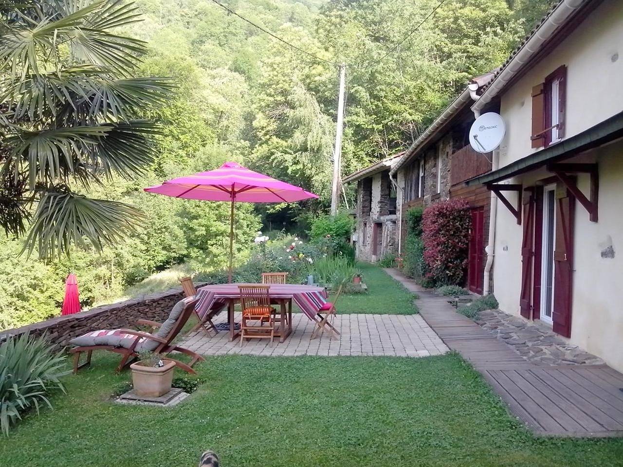 Double or Twin Room with Garden View in Sengouagnet, Haute-Garonne