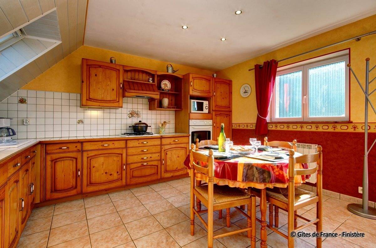 Coat madiou in Argol, Iroise