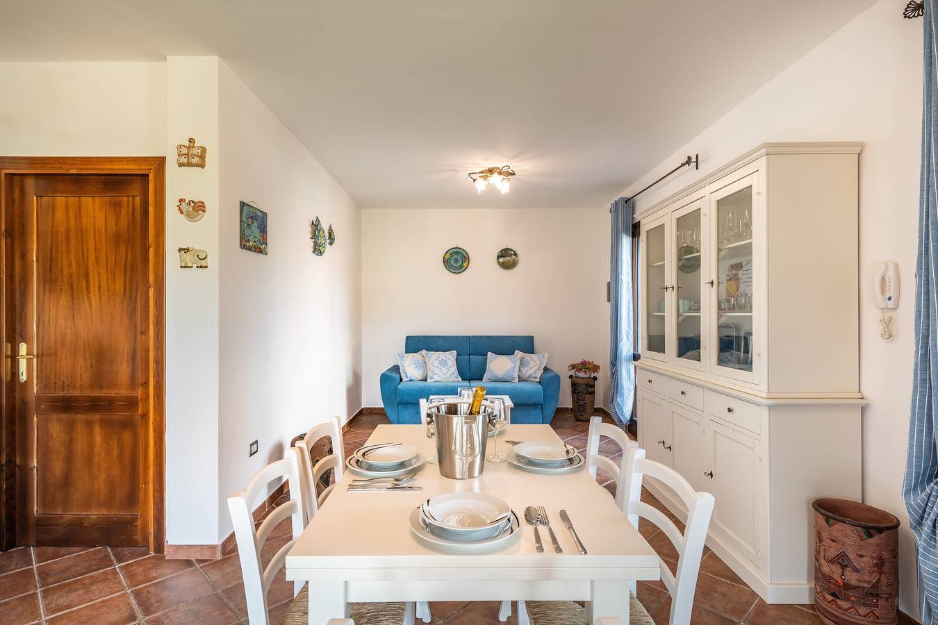 Villa Isabel con Wi-Fi, aire acondicionado, terraza y jardín in Crabonaxa/Villasimius, Villasimius