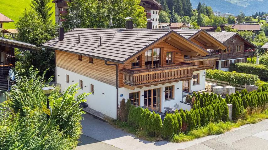 Ferienhaus für 12 Personen, mit Garten und Sauna