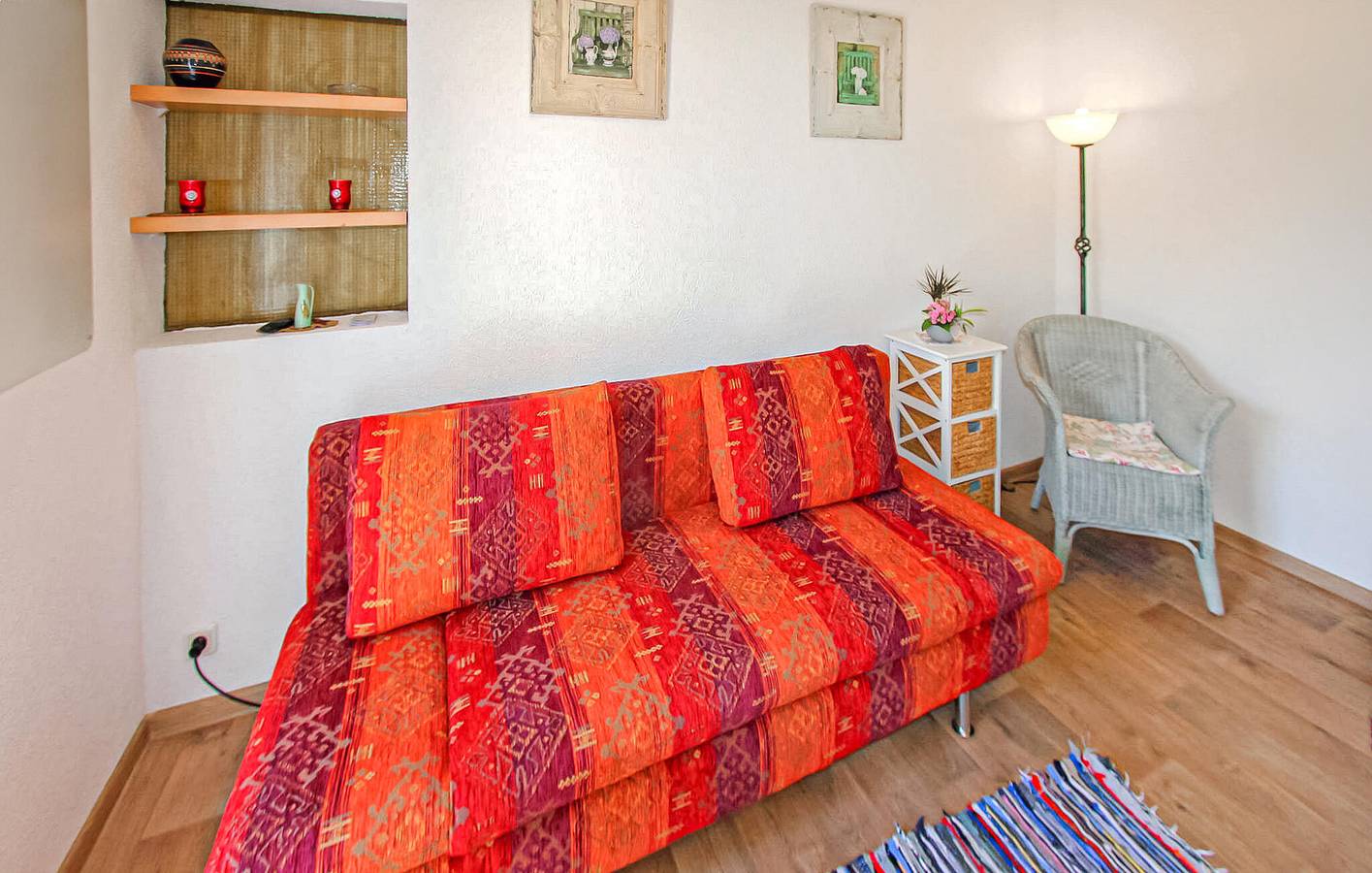 Ganze Ferienwohnung, Gemütliche Wohnung mit Terrasse, Parkplatz in der Nähe von Seebad Lubmin in Wusterhusen, Vorpommern