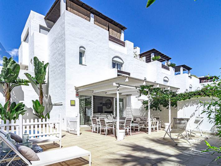 Casa de huéspedes para 7 personas, con piscina además de jardín y balcón en San Pedro Alcántara - 2