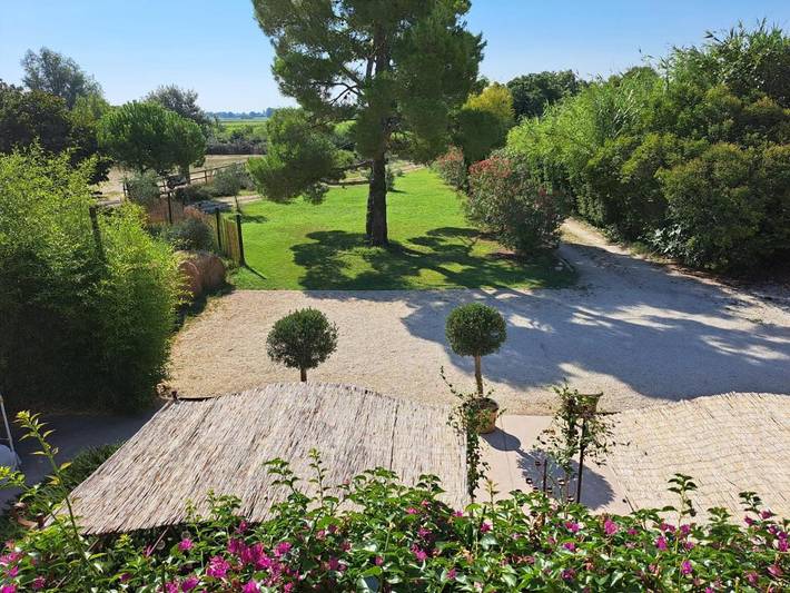 Chambre d’hôte pour 15 personnes, avec jardin et vue ainsi que bassin pour enfant et piscine à Arles - 2