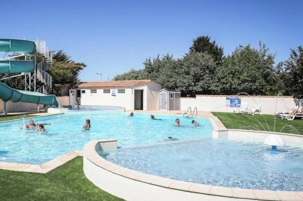 Zecamping 3 étoiles piscine couverte animations fitness tente Bbq 28m2 in La Mothe-Achard, Loire-Tal