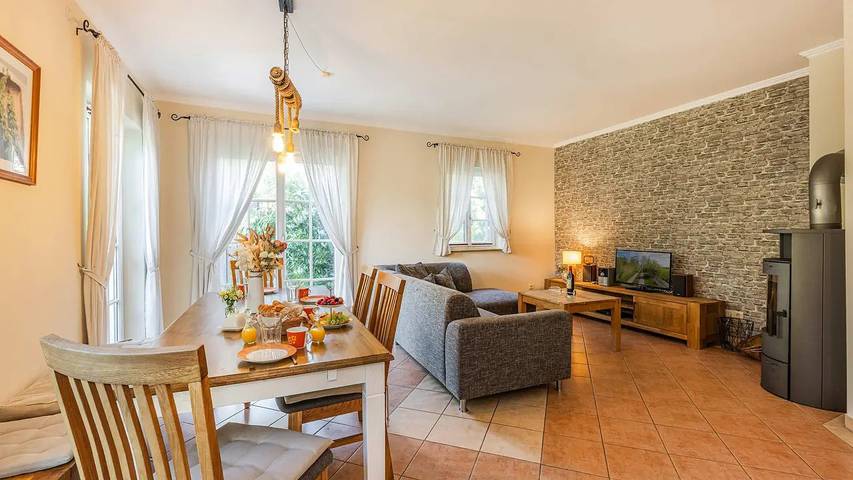 Ferienhaus für 7 Personen, mit Terrasse und Sauna sowie Garten, mit Haustier in Dargen