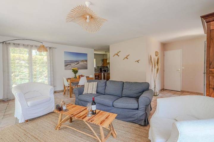 Location de vacances pour 5 personnes, avec terrasse et jardin à Luglon