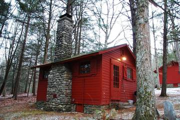 Log Cabin for 2 People in Pocono Mountains, Pennsylvania, Photo 3