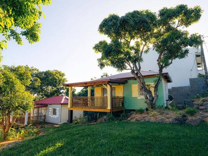 Gîte pour 2 personnes, avec terrasse et piscine