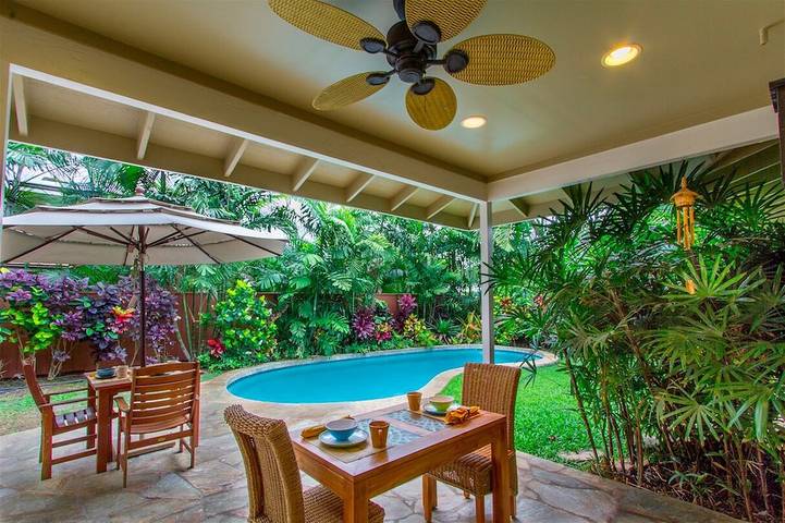 Vacation rental for 8 people, with yard and terrace in Lanikai
