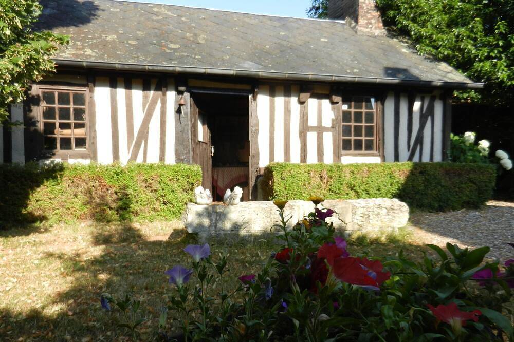 Gîte des 3 Vaches : cheminée, piscine et jacuzzi in Calleville, Région de Bernay