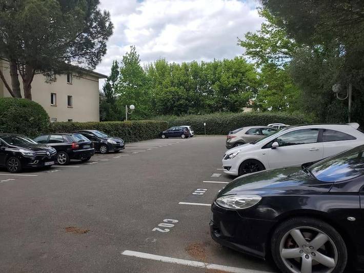 Gîte pour 2 personnes, avec vue ainsi que balcon et piscine à Launaguet - 3