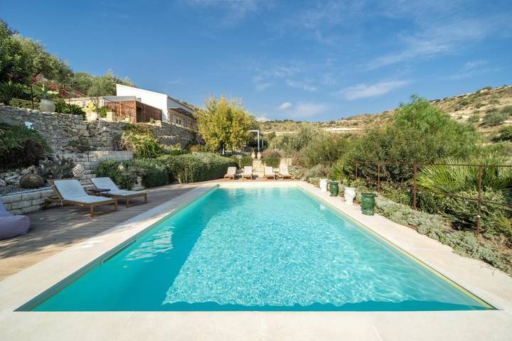 Agriturismo voor 2 personen, with Terras and Tuin as well as Zwembad and Uitzicht in Noto