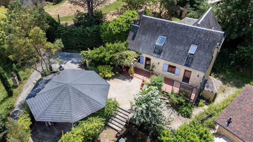 Chambre d’hôte pour 2 personnes, avec Terrasse ainsi que Jardin et Vue à Carlux