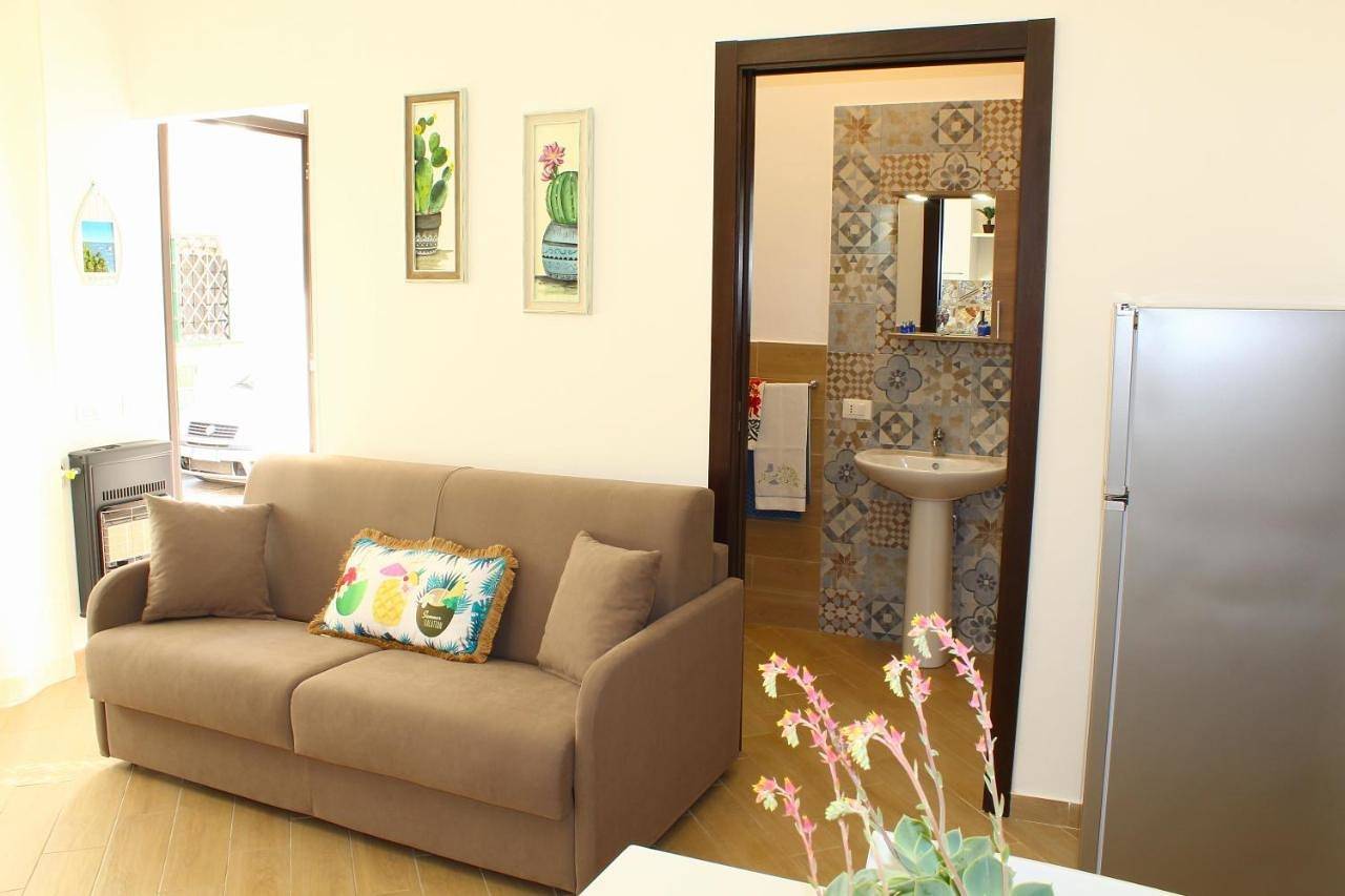 Appartement entier, Apartment with Terrace in Capaci, Province de Palerme