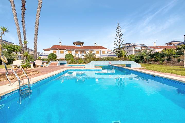 Gîte pour 4 personnes, avec balcon et jardin à La Mata