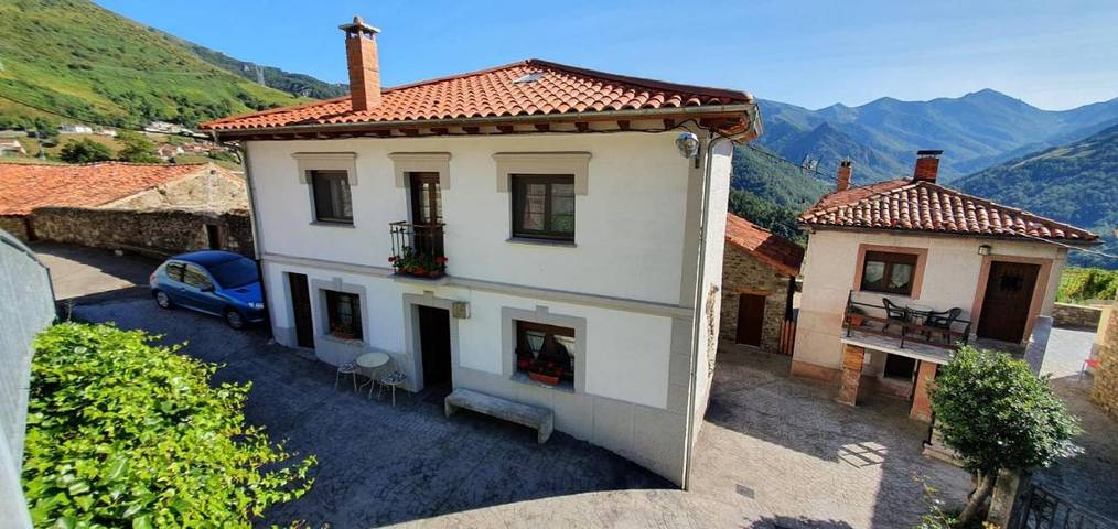Maison de vacances pour 10 personnes, avec Balcon et Terrasse ainsi que Jardin et Vue à Lena