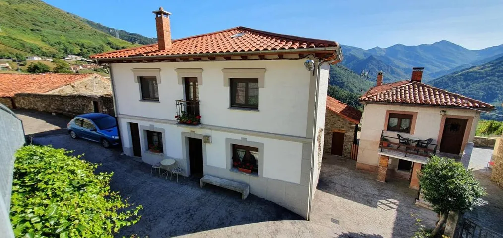 Casa de vacaciones para 10 personas, con vistas además de terraza y jardín, Se admiten mascotas - 1