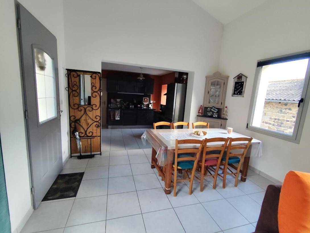 Three-Bedroom House in Ludesse, Parc naturel régional des Volcans d'Auvergne