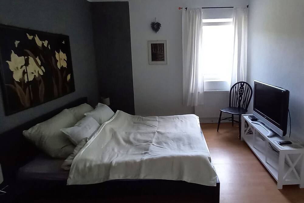 Ganze Wohnung, \"Keiler und Rosen\" in Hollige, Walsrode, 2 Schlazi, 1 Wohnzi,große Küche, Grill in Walsrode, Aller-Leine-Tal