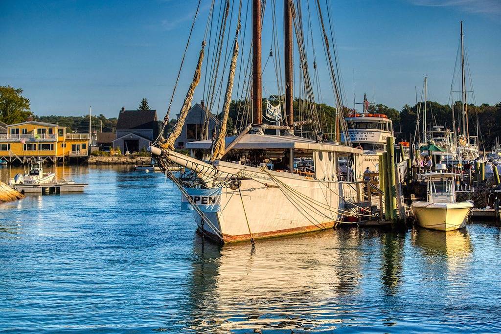 Charmantes hundefreundliches Ferienhaus mit Gemeinschaftspool und Whirlpool - zu Fuß zum Meer! in Kennebunk, York County