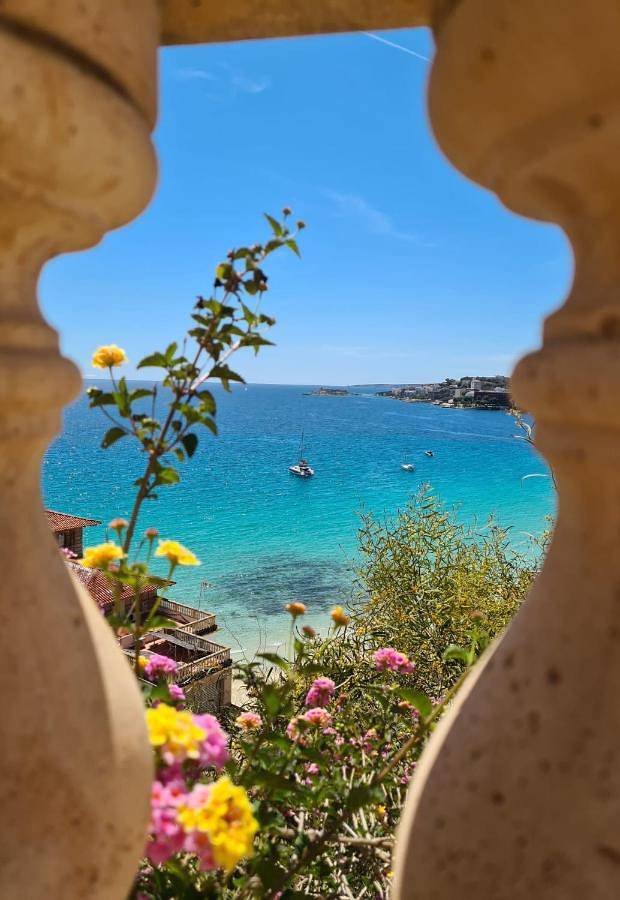 Ferienwohnung für 4 Personen, mit Terrasse und Garten sowie Pool und Ausblick in Cala Major - 3