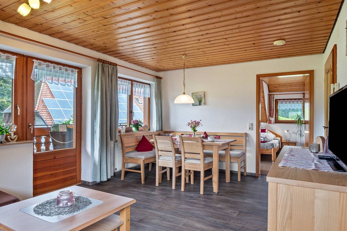 Ganze Wohnung, Ferienwohnung 'Lavendel' mit Bergblick, Gemeinschaftsgarten und Wi-Fi in St. Märgen, Südschwarzwald