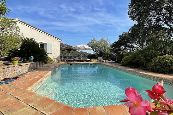 Villa pour 5 personnes, avec jardin et terrasse à La Garde-Freinet