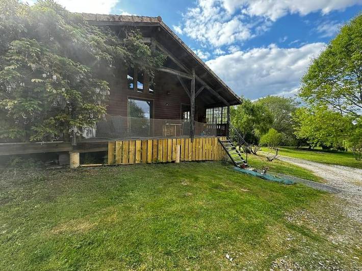 Gîte pour 4 personnes, avec Jacuzzi et Terrasse à Tilh