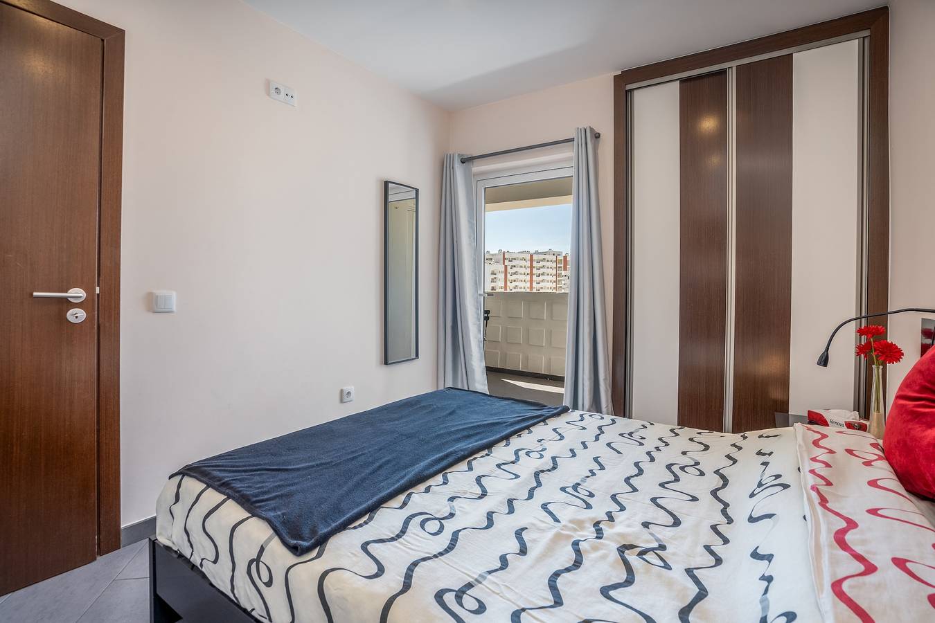 Apartamento inteiro, Apartamento 'Carpe Diem' com varanda, Wi-Fi e ar condicionado in Praia da Rocha, Portimão