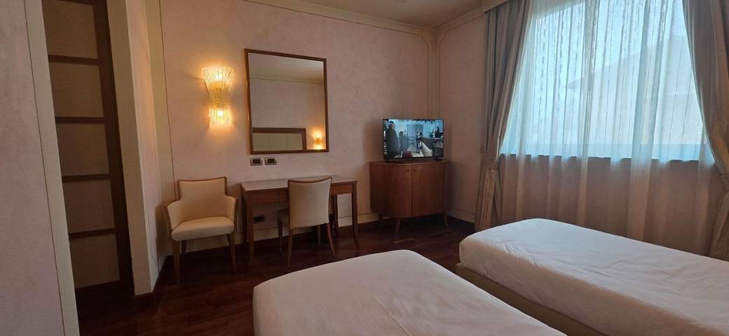 Hôtel pour 2 personnes, avec jardin et vue à Stezzano - 3