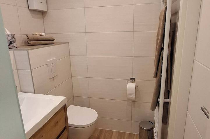 Appartement entier, \"Meerliebe\" Vacation Rental Right on Lake Steinhude, Featuring a Sauna, Balcony, and Parking Space in Wunstorf, Lac de Steinhude