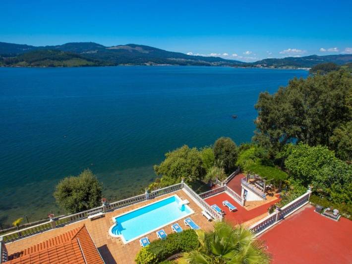 Casa rural para 8 personas, con jardín además de piscina y terraza, Se admiten mascotas en Rias Baixas - 3