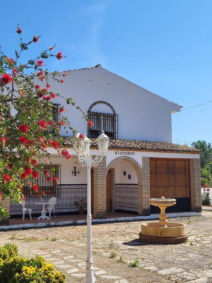 Casa de vacaciones para 9 personas, con jardín además de piscina y vistas, Se admiten mascotas - 1