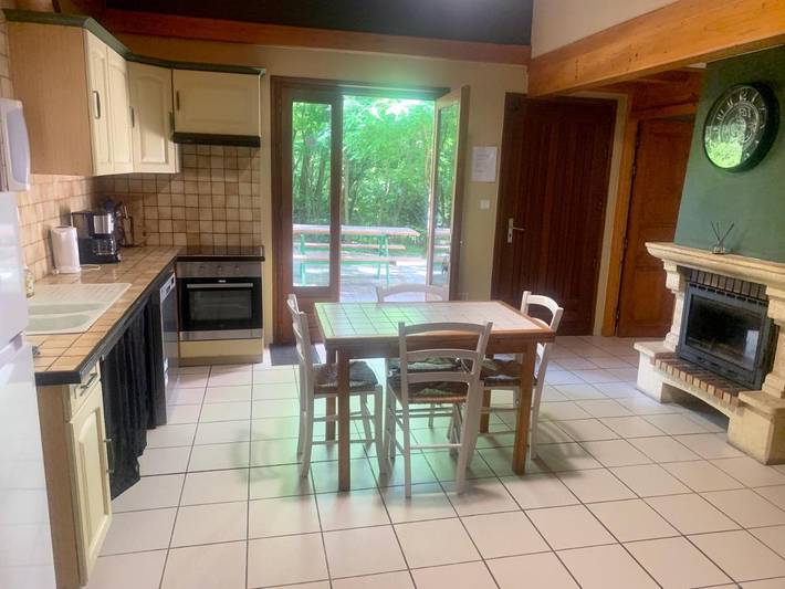 Location de vacances pour 6 personnes, avec vue ainsi que jardin et piscine à Sonnay - 3