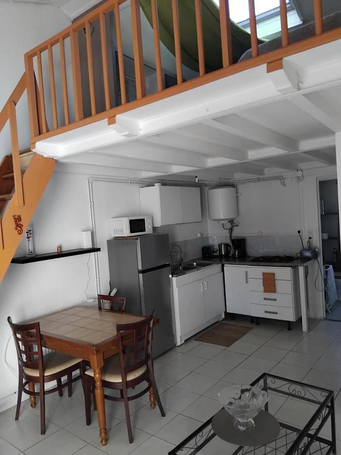 Location de vacances pour 4 personnes, avec vue ainsi que terrasse et piscine à Saint-Aubin-de-Nabirat - 4
