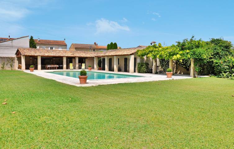 Location de vacances pour 10 personnes, avec piscine et terrasse à Barbentane - 4