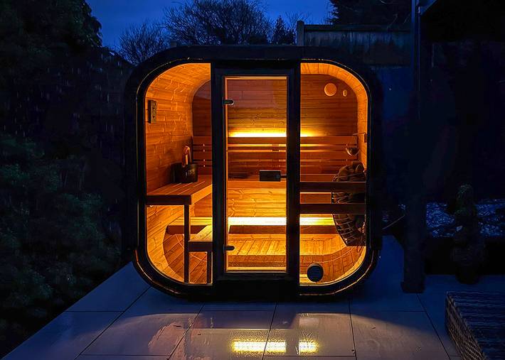 Glamping for 6 people, with sauna in Wiltshire