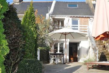 Location de vacances pour 8 personnes, avec jardin et terrasse à Saint-Armel