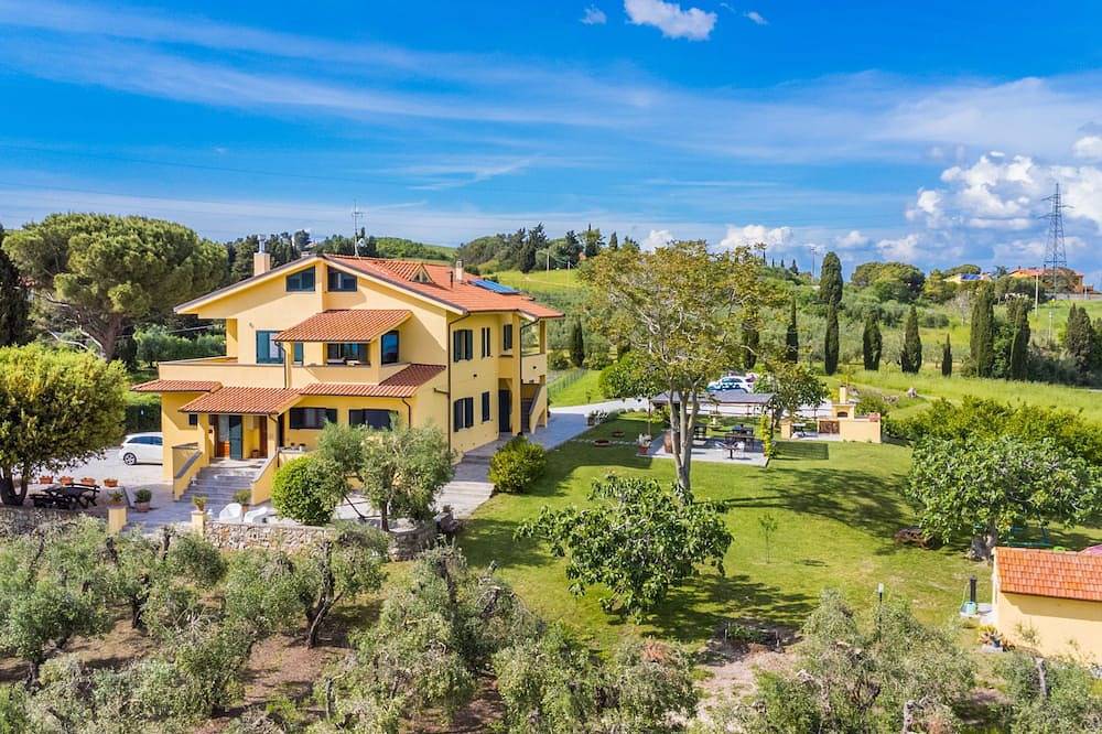 Entire apartment, Podere la Maestà by Interhome in Rosignano Marittimo, Etruscan Coast